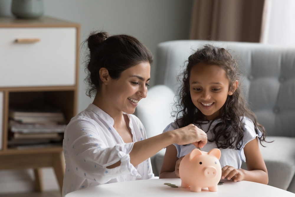 7 Everyday Activities That Teach Kids About Money