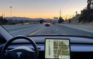 US probes Tesla's Full Self-Driving software in 2.4 mln cars after fatal crash